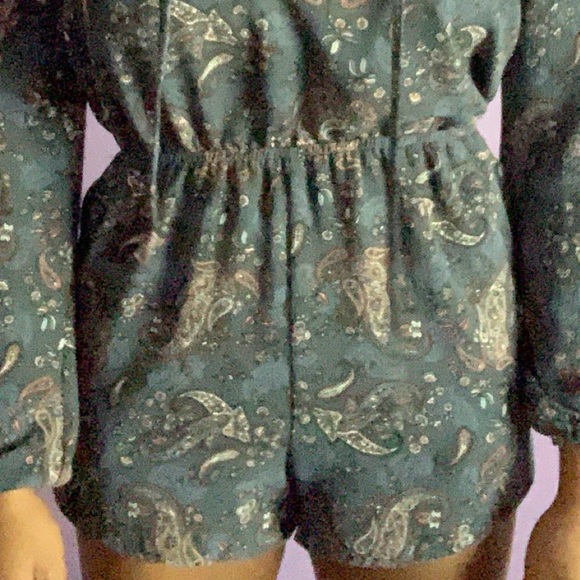 Romper - Picture 2 of 5